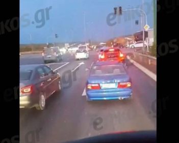 Τροχαίο στην Βάρης – Κορωπίου: Δεν λειτουργούν τα φανάρια (video)