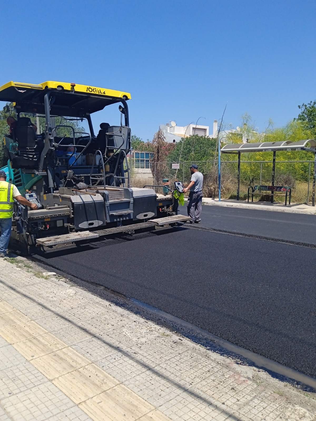 Ασφαλτοστρώθηκε από την Περιφέρεια Αττικής η οδός Β. Κωνσταντίνου του Δήμου Βάρης – Βούλας – Βουλιαγμένης