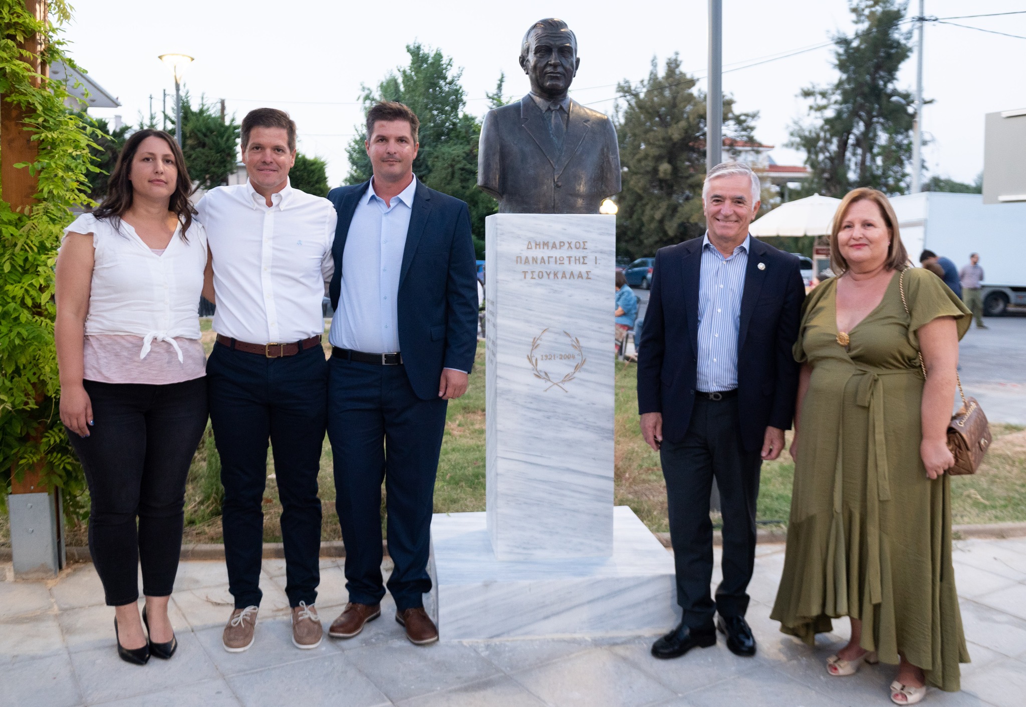 Εναν ιστορικό δήμαρχο, τον Παναγιώτη Τσουκαλά, τίμησε ο Ισίδωρος Μάδης δίνοντας το όνομά του σε νέα πλατεία του Δήμου Παιανίας