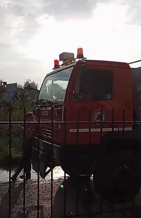 Η πολιτική προστασία του δήμου Ραφήνας στο πλημμυρισμένο Πευκι Εύβοιας 