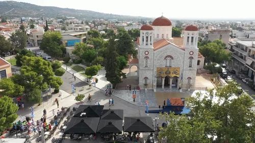 Εκατοντάδες αθλητές και πολίτες αγκάλιασαν τα Σκιάδεια στην κεντρική πλατεία της Παιανίας