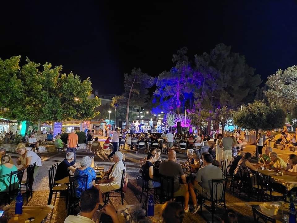 Βραδιά με ζωντανό μουσικοχορευτικό πρόγραμμα, το Σάββατο 14/10 στην πλατεία της Νέας Μάκρης 