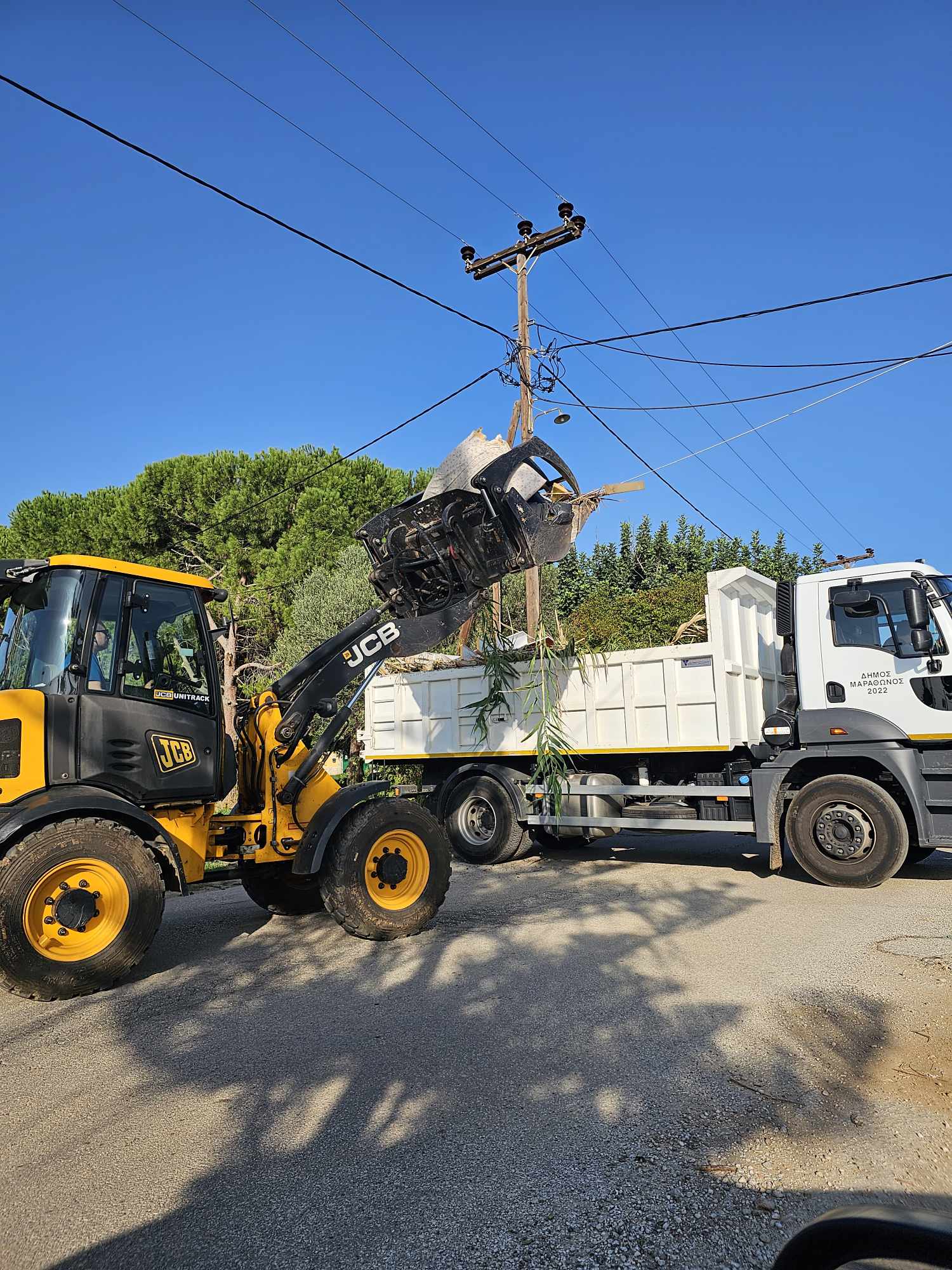 Αποκομιδές κλαδιών και απορριμμάτων εβδομάδας 2-7/10 από τα συνεργεία της Υπηρεσίας Καθαριότητας Δήμου Μαραθώνος