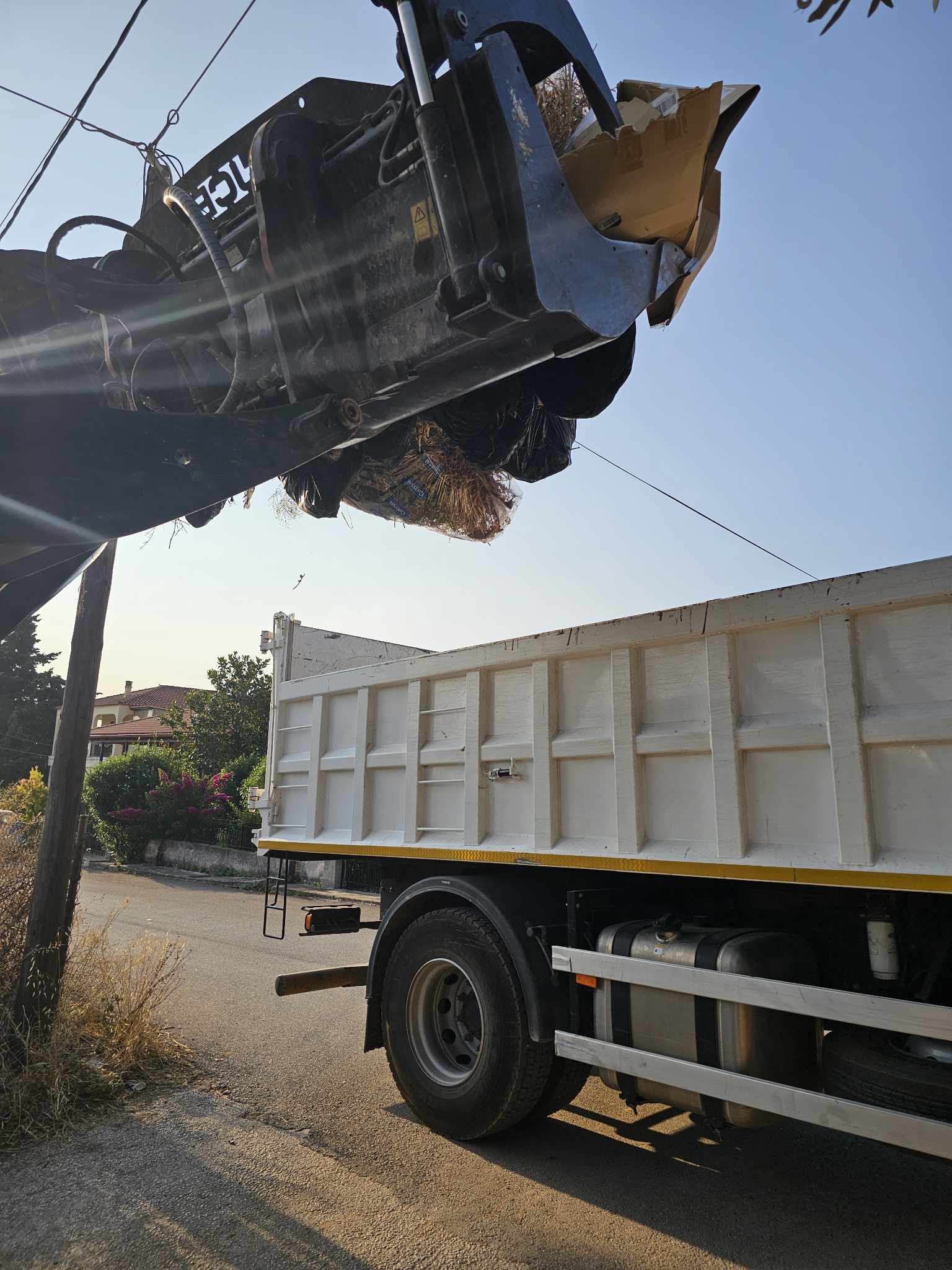 Αποκομιδές κλαδιών και απορριμμάτων εβδομάδας 23-27/10 από τα συνεργεία της Υπηρεσίας Καθαριότητας Δήμου Μαραθώνος