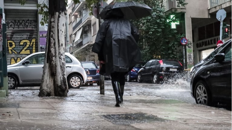 Προειδοποίηση Αρναούτογλου: "Ντυθείτε πιο ζεστά" - Ερχονται βροχές και πτώση της θερμοκρασίας [βίντεο]