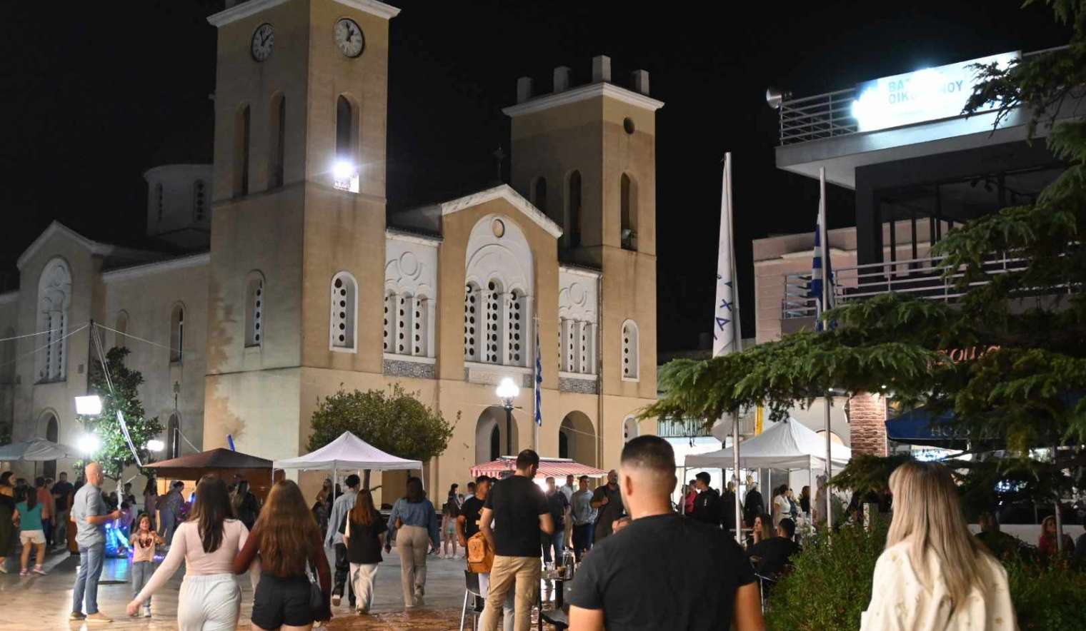 Με επιτυχία στέφθηκε η 3η Λευκή Νύχτα στις Αχαρνές - Τι δήλωσε ο δήμαρχος Σπύρος Βρεττός