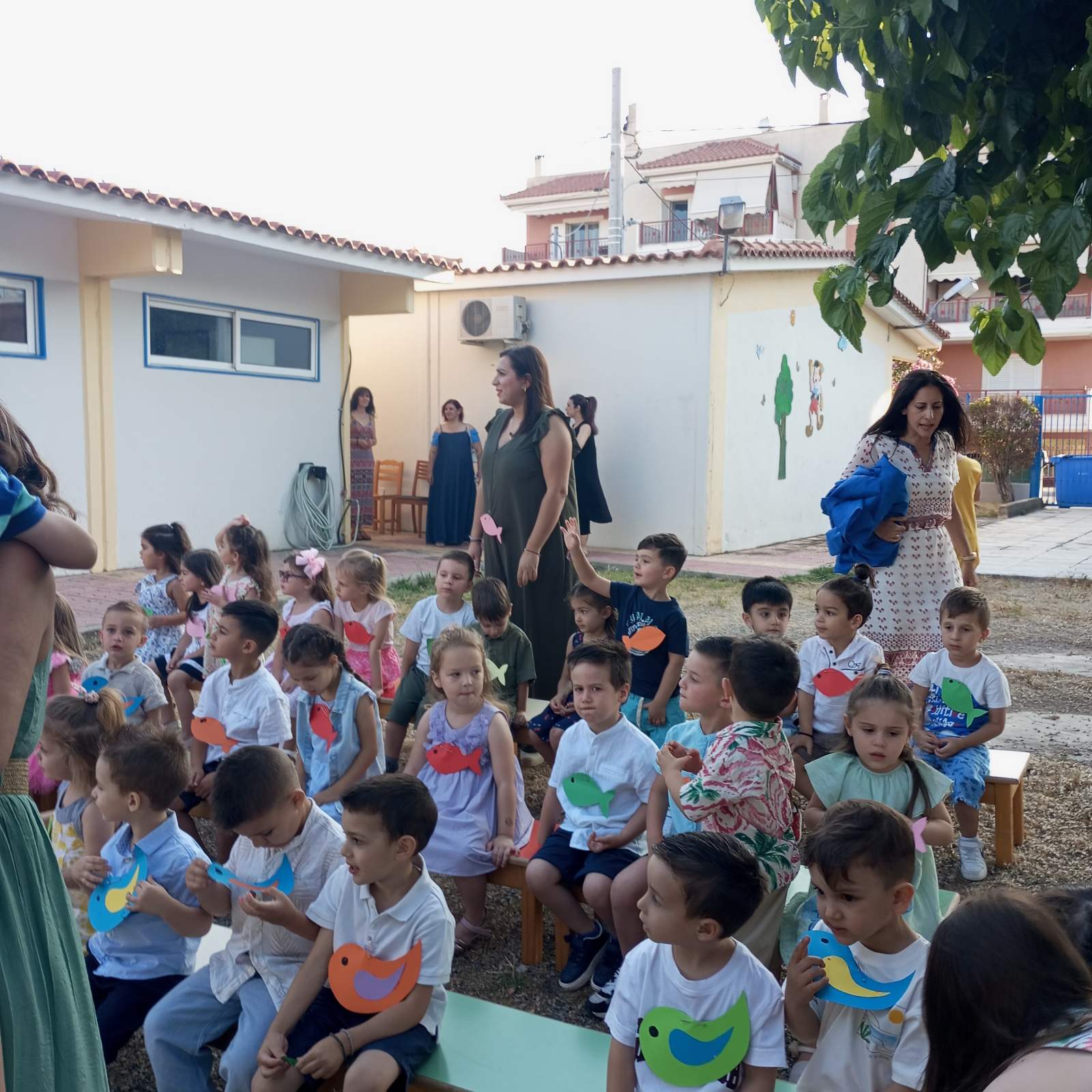 Χρώματα, αρώματα και χαμόγελα στην καλοκαιρινή γιορτή του 3ου παιδικού σταθμού Αχαρνών