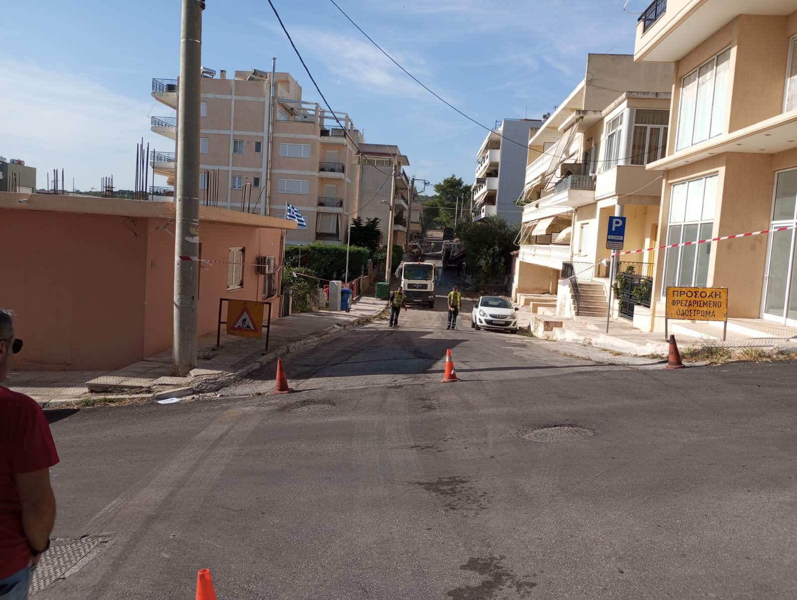 Άρχισε και η πλήρης ασφαλτόστρωση της οδού Ελευθερίου Βενιζέλου στο κέντρο της Ραφήνας