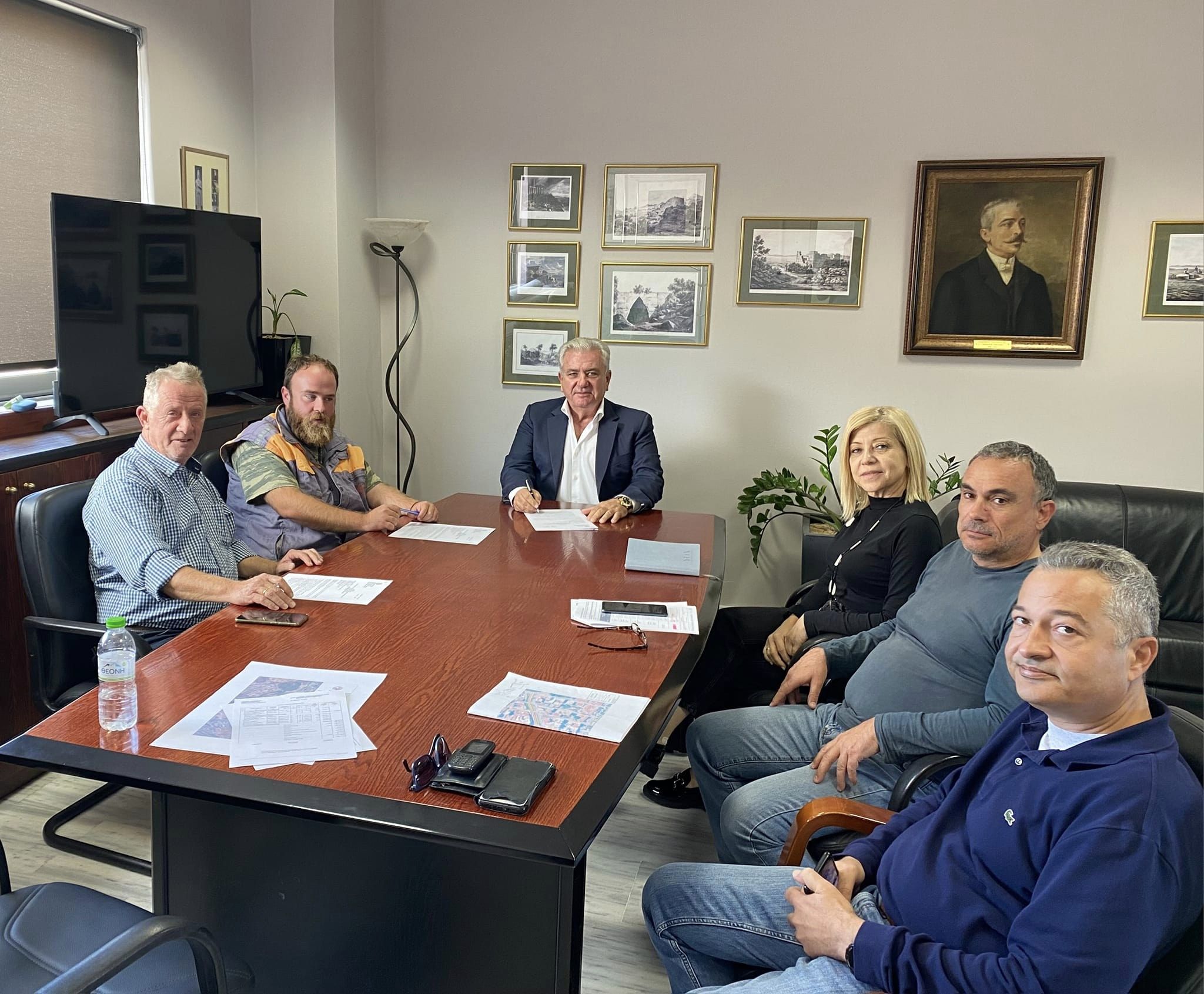 Υπογράφηκε η σύμβαση μεταξύ του Δήμου Λαυρεωτικής και της αναδόχου εταιρείας για την εκτέλεση του έργου με τίτλο «ΟΔΟΠΟΙΙΑ ΔΗΜΟΥ ΛΑΥΡΕΩΤΙΚΗΣ (ΛΟΓΩ ΦΥΣΙΚΩΝ ΚΑΤΑΣΤΡΟΦΩΝ 2020)» 