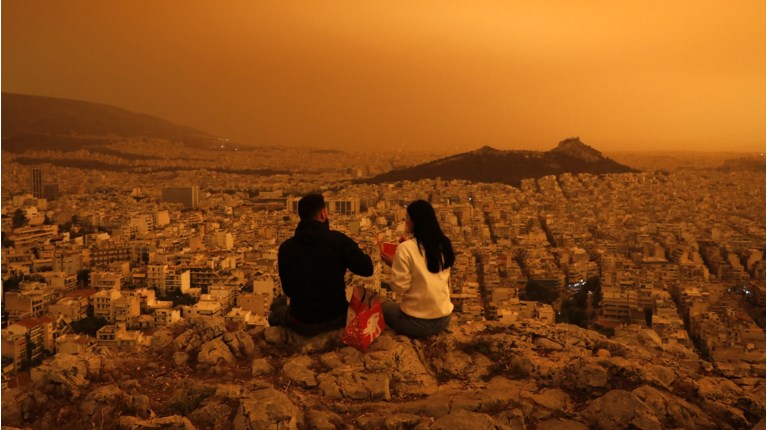Καιρός: Έντονα κύματα ζέστης, σκόνης και υγρασίας μέσα στην εβδομάδα - Πού θα δούμε 30άρια