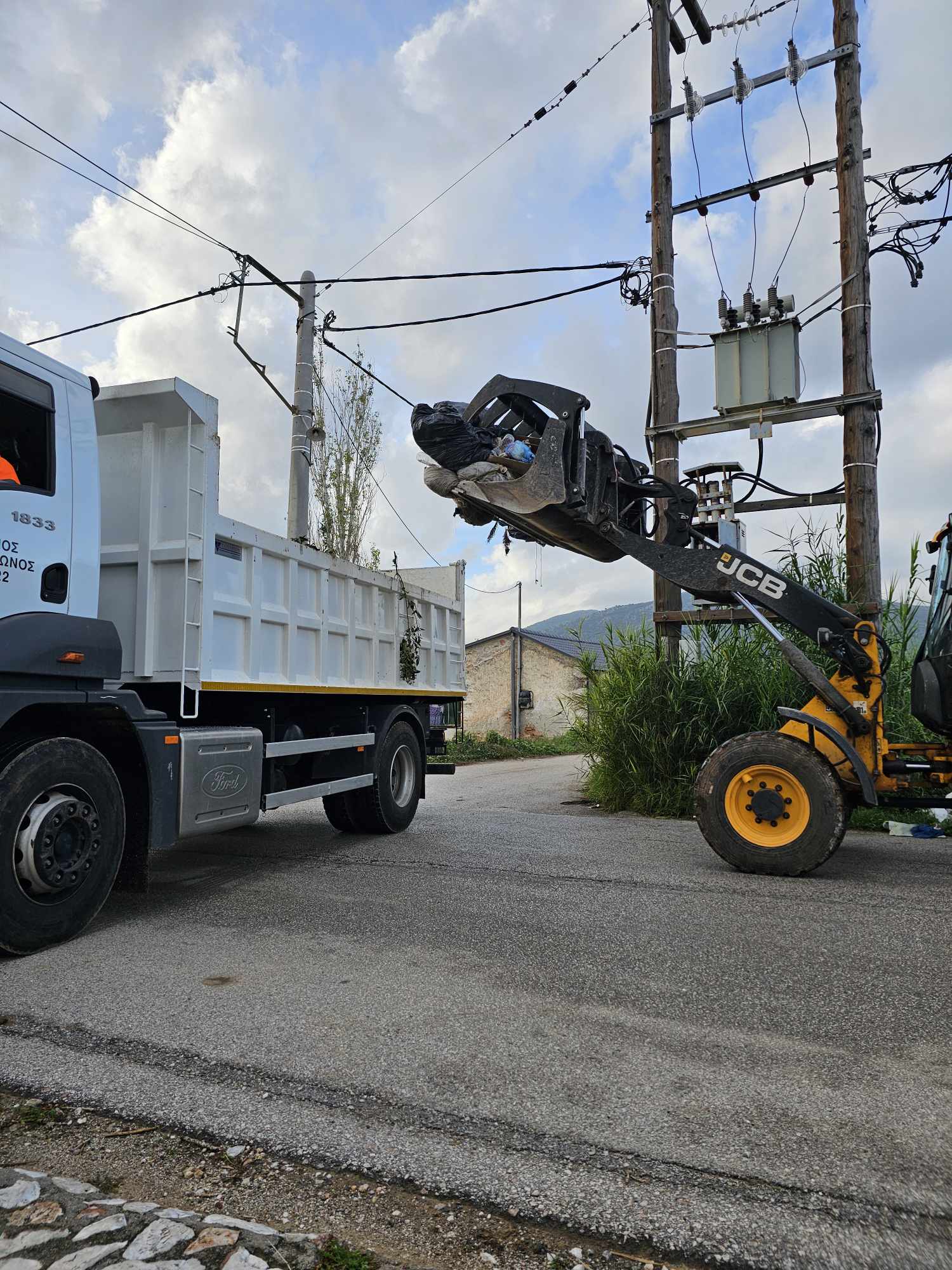 Αποκομιδές κλαδιών και απορριμμάτων εβδομάδας 20-24/11 από τα συνεργεία της Υπηρεσίας Καθαριότητας Δήμου Μαραθώνος