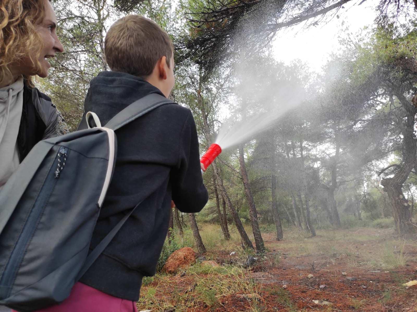 Στα μονοπάτια του Υμηττού περιηγήθηκαν οι μαθητές και οι μαθήτριες του 1ου Δημοτικού Σχολείου Γλυκών Νερών