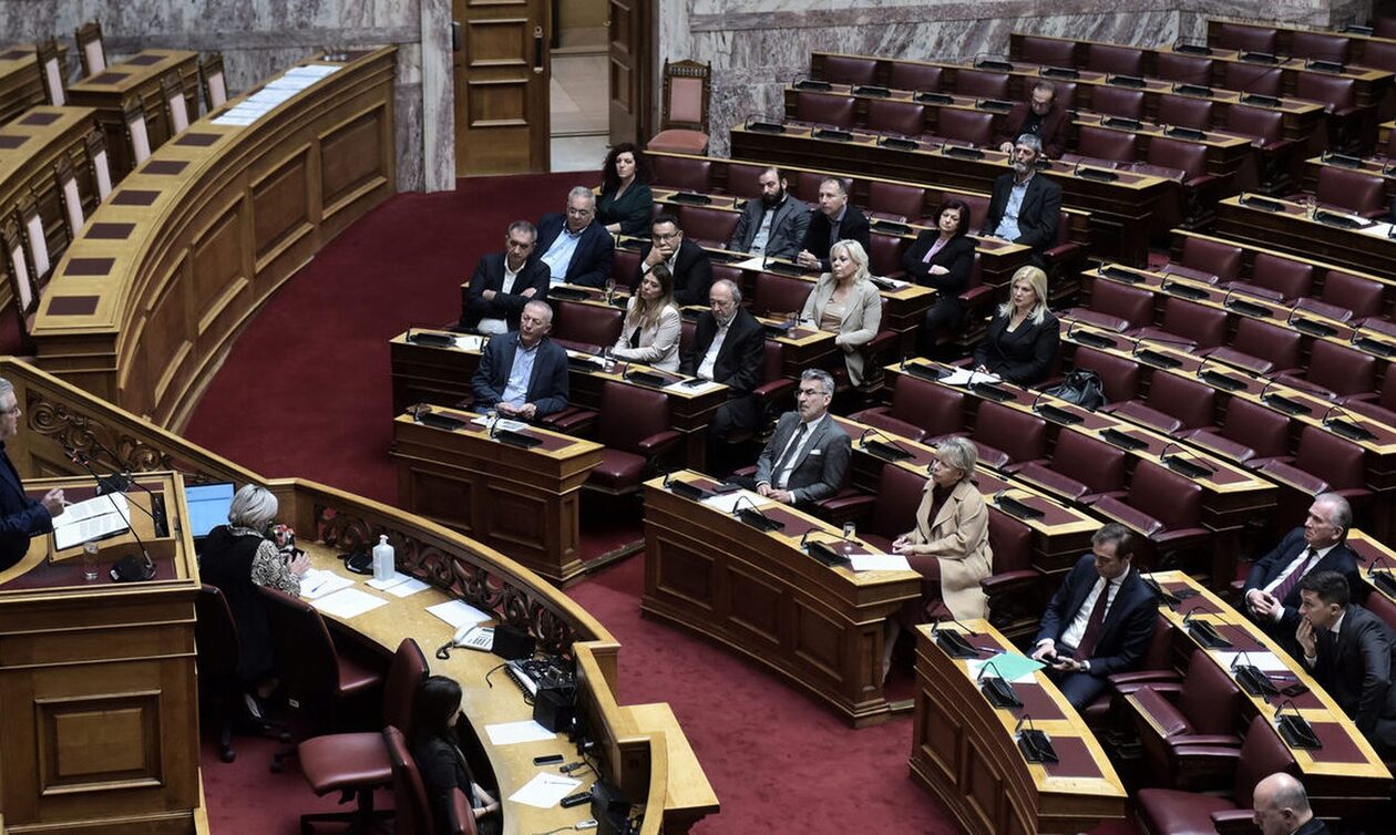 Πώς θα διδάσκεται η «οικογένεια» στα σχολεία;