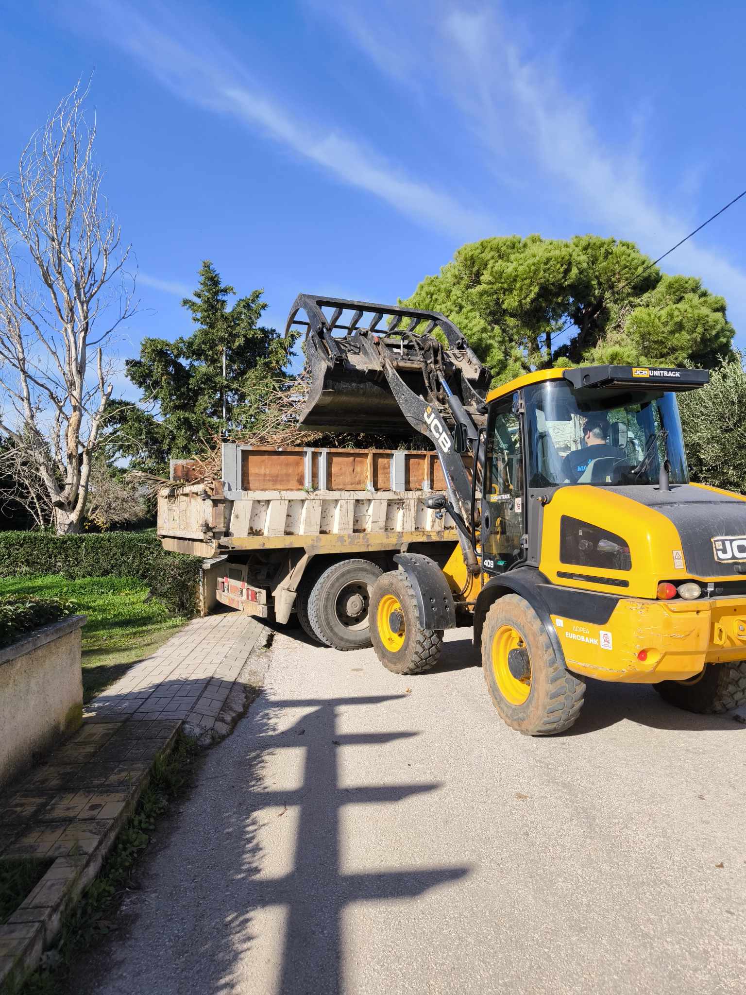 Αποκομιδές κλαδιών και απορριμμάτων εβδομάδας 3/1 - 05/01 από την Υπηρεσία Καθαριότητας Δήμου Μαραθώνος