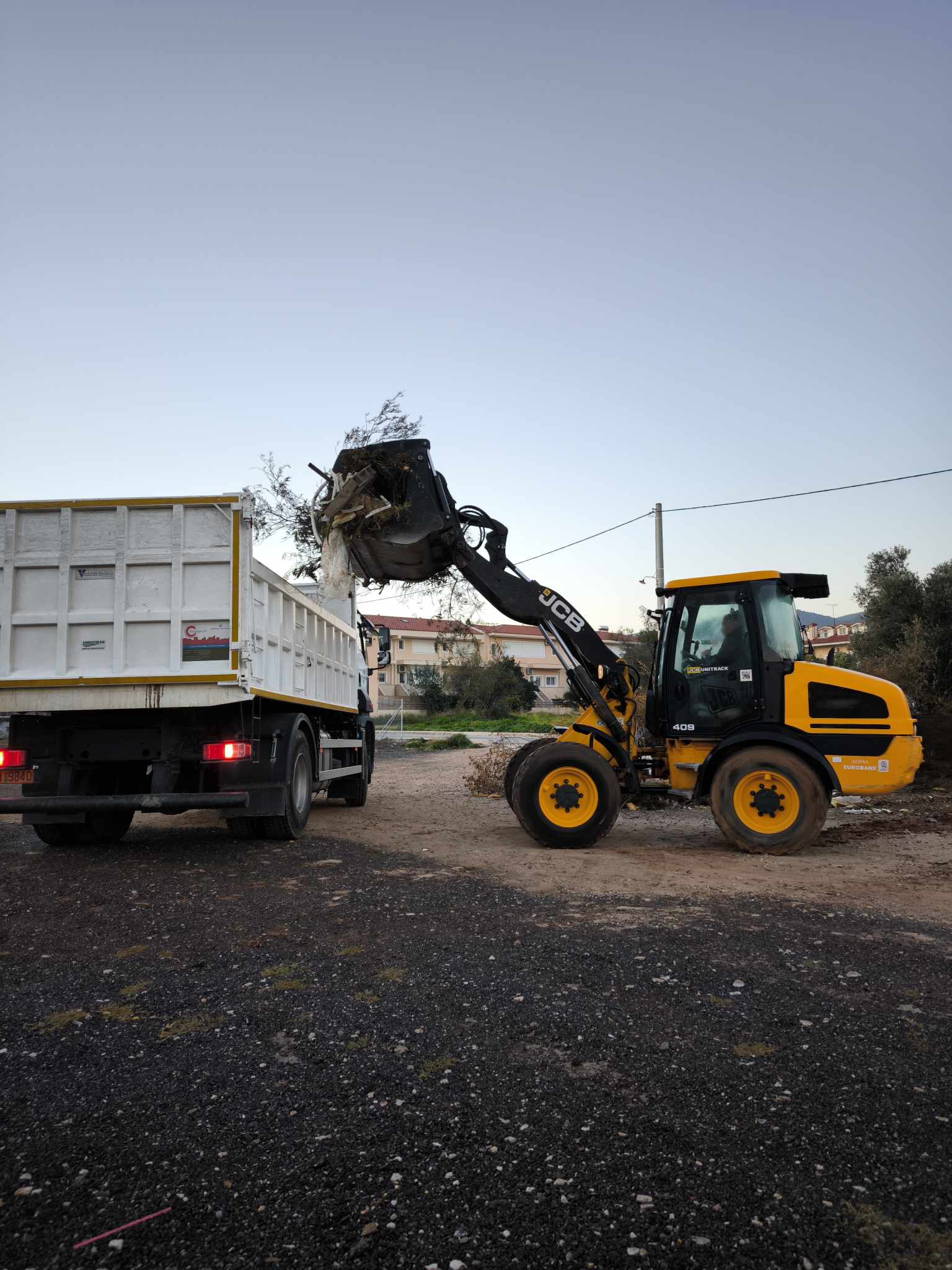  Αποκομιδές κλαδιών και απορριμμάτων εβδομάδας 29/12 - 02/01 από την Υπηρεσία Καθαριότητας Δήμου Μαραθώνος