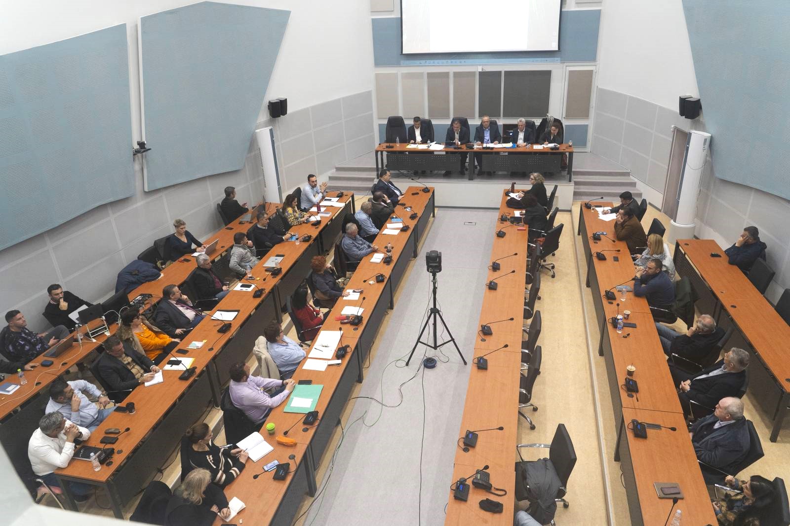 Στις ενέργειες των πρώτων 17 ημερών της Διοίκησης του Δήμου Παλλήνης αναφέρθηκε ο Δήμαρχος Χρήστος Αηδόνης κατά την εισήγησή του στην 1η Τακτική Συνεδρίαση του Δημοτικού Συμβουλίου