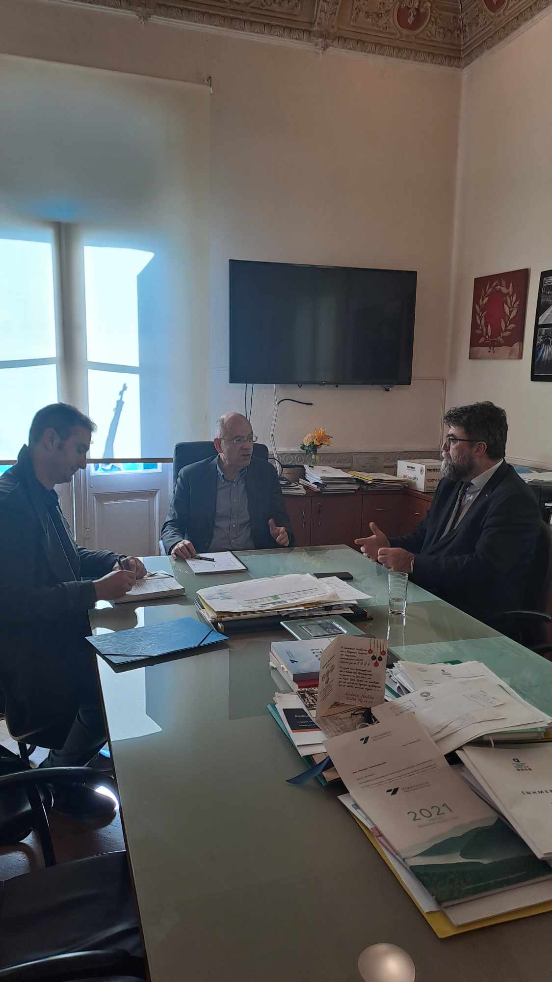 Αίτημα του Δήμου Σαρωνικού προς τον Οργανισμό Αστικών Συγκοινωνιών Αθηνών (ΟΑΣΑ) για διασύνδεση των Καλυβίων με τον προαστιακό σταθμό Κορωπίου