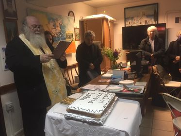 Με μεγάλη επιτυχία και προσέλευση κόσμου πραγματοποιήθηκε η κοπή της πρωτοχρονιάτικης πίτας του ΚΑΠΗ Μαραθώνος