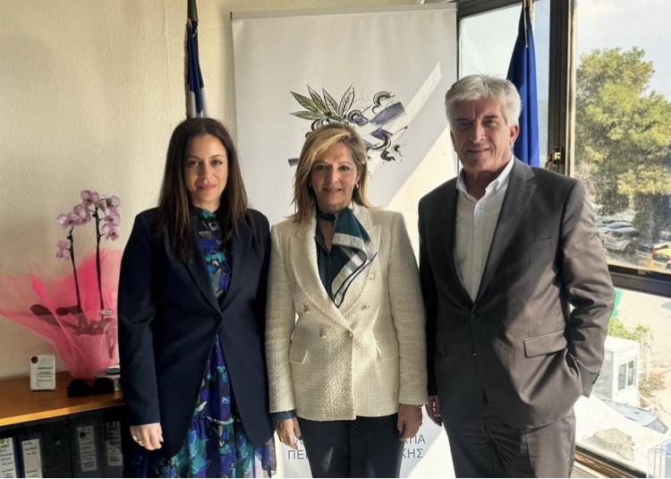 Σύσκεψη του Δημάρχου Κρωπίας Δημητρίου Κιούση με την Αντιπεριφερειάρχη Ανατολικής Αττικής Βίκυ Καβαλλάρη