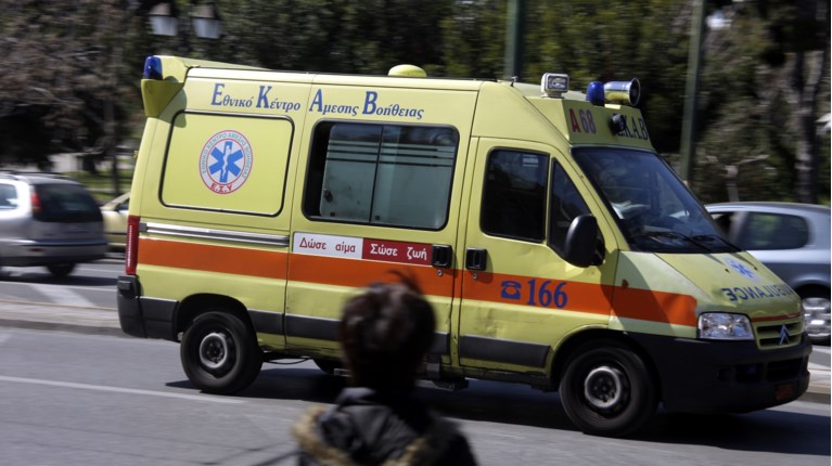 Ανδρας έπεσε στο κενό από γέφυρα του Κηφισού και τον παρέσυρε φορτηγό