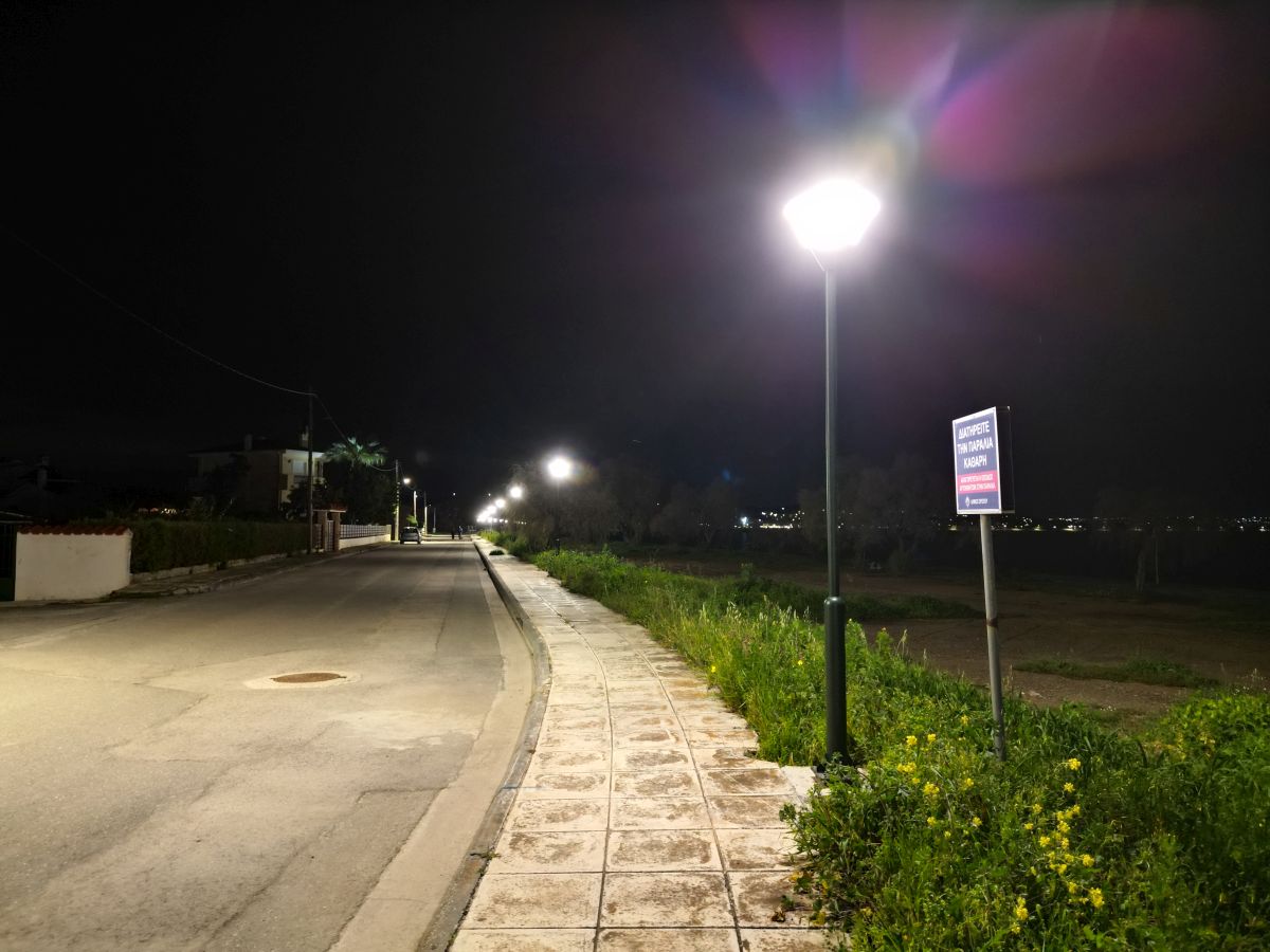 Φωτίστηκε ο παραλιακός δρόμος από τη λιμνοθάλασσα στον Ασωπό στο Βαρικό 