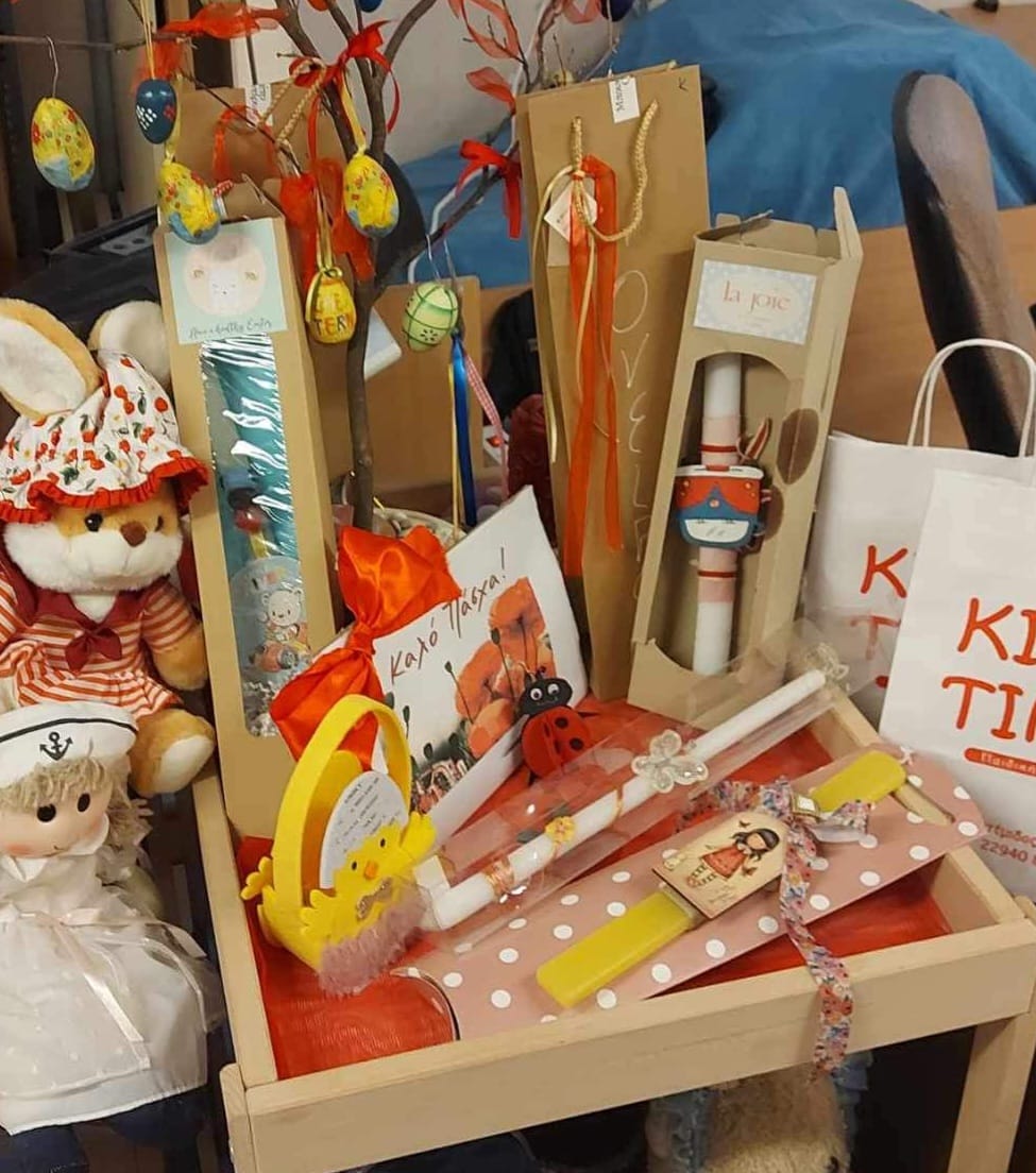 Η διεύθυνση Κοινωνικής Πολιτικής του Δήμου Σπάτων - Αρτέμιδος διανέμει διατακτικές τροφοεπιταγές, τρόφιμα, είδη πρώτης ανάγκης και πασχαλινά πακέτα