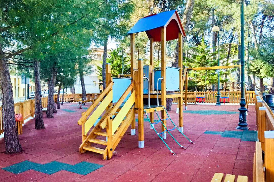  Έργα αποχέτευσης: Κλειστή από σήμερα η παιδική χαρά στην Πλατεία Νέας Μάκρης για λόγους ασφαλείας