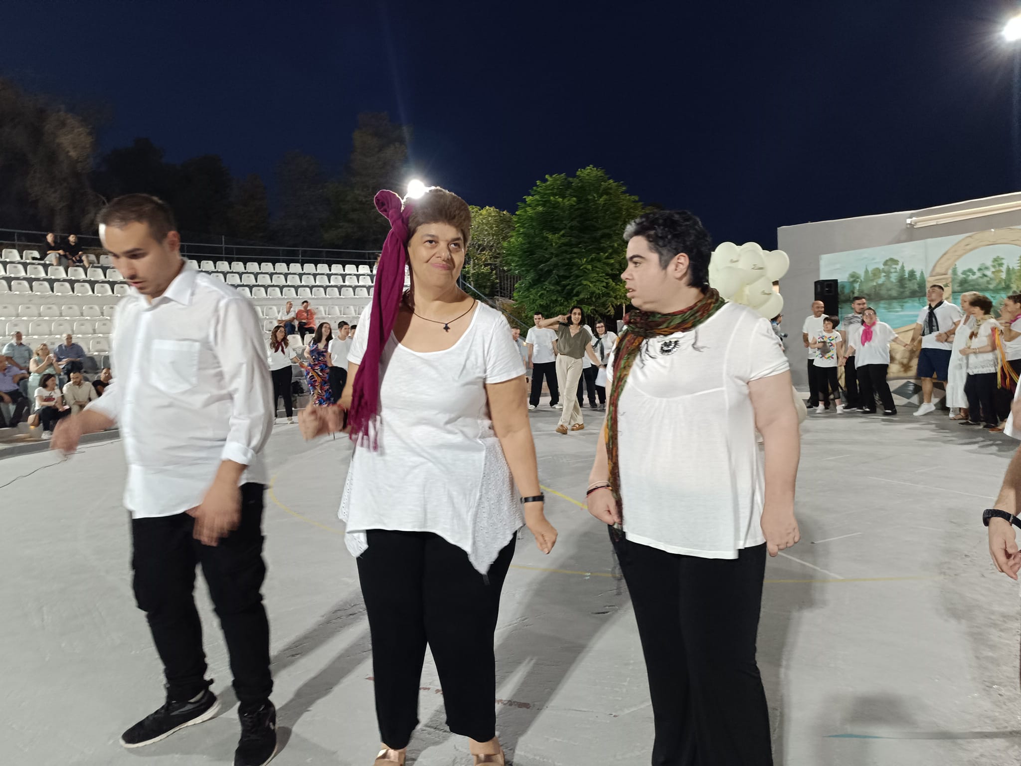 Μία υπέροχη μουσικοχορευτική παράσταση η ετήσια καλοκαιρινή αποχαιρετιστήρια γιορτή του ΚΑΜΕΑ ΑΡΩΓΗ του Δήμου Αχαρνών