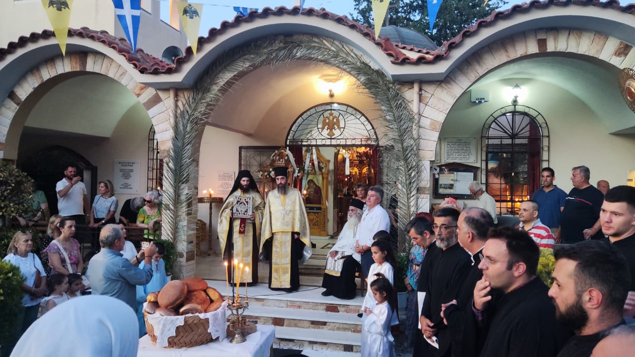  Η Μεγάλη γιορτή του Αγίου Πνεύματος στον Ιερό Ναό Αγίας Τριάδος στη Ροδόπολη