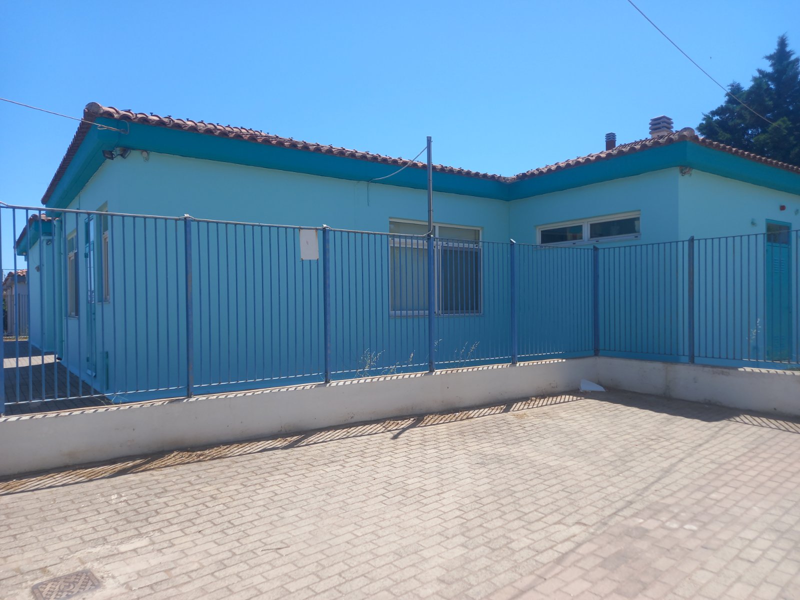 Ολοκληρώθηκαν οι εργασίες εξωτερικού βαψίματος στο 2ο Νηπιαγωγείο Νέας Μάκρης