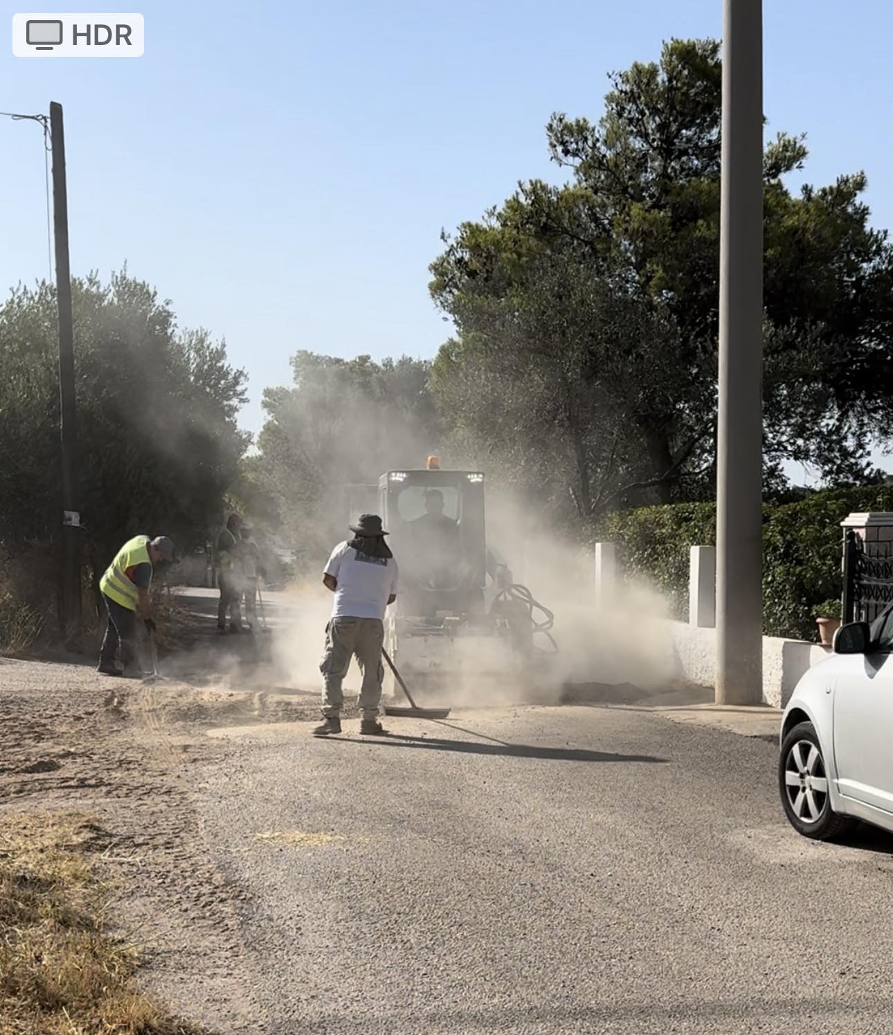 Σε εξέλιξη εργασίες συνεργείων για την επισκευή οδοστρώματος σε όλο τον Δήμο Παλλήνης