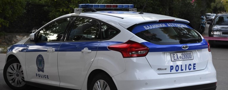 Μυστήριο στην Ηλιούπολη με τον θάνατο μητέρας και γιου μέσα στο σπίτι τους από όπλο - Τα σενάρια που εξετάζει η ΕΛΑΣ