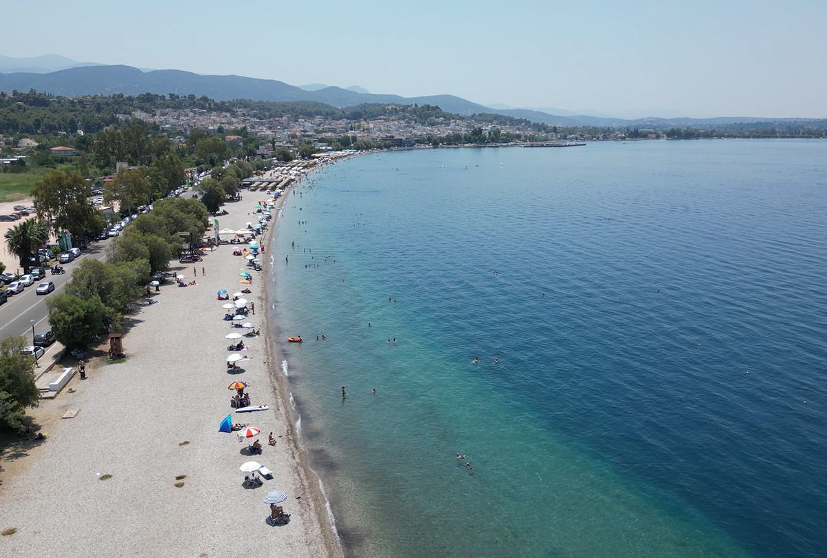 Απόλυτα καθαρή η παραλία Μαρκοπούλου του Δήμου Ωρωπού 