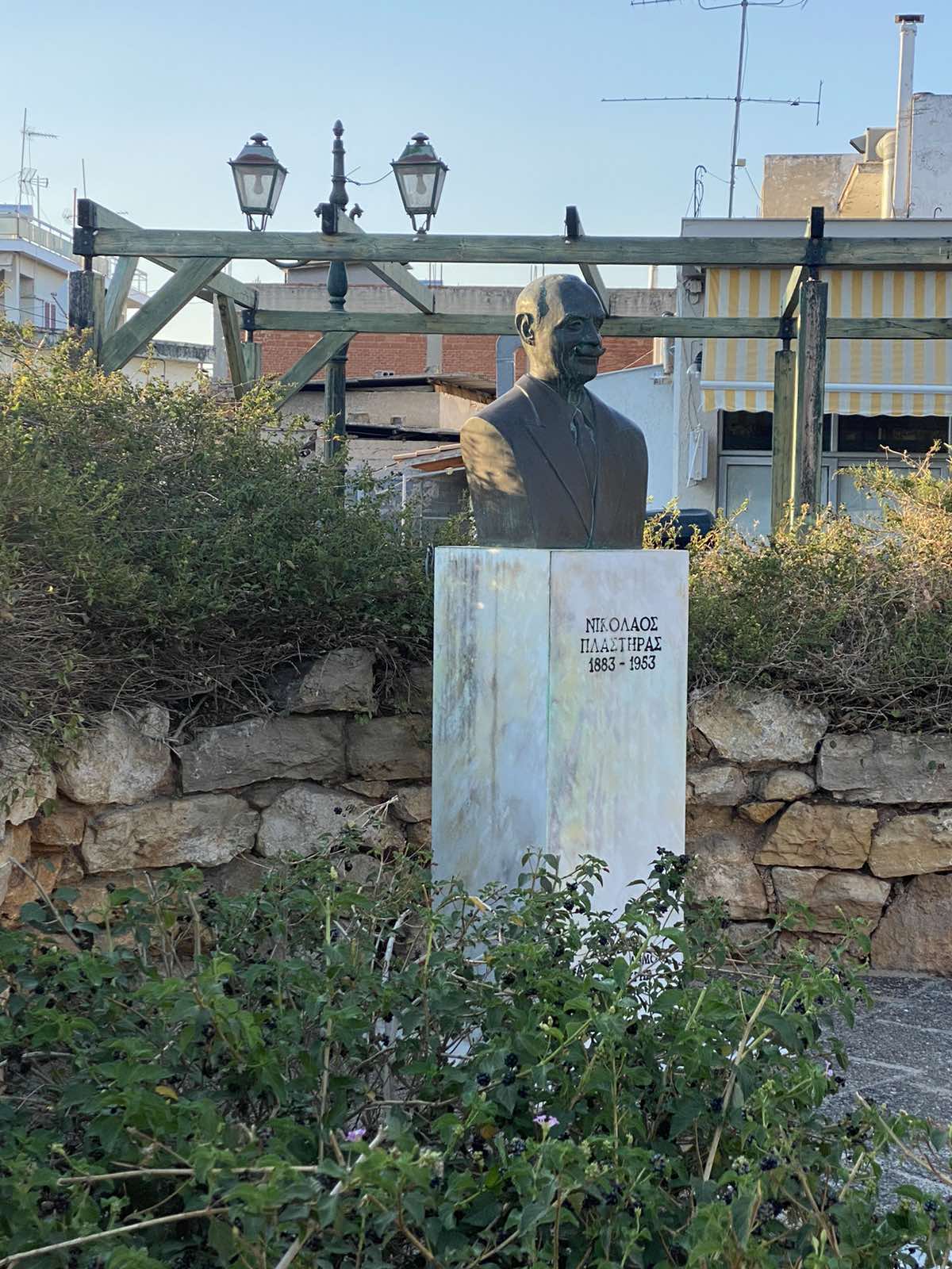 Με ιδιαίτερο σεβασμό και υπερηφάνεια, τιμήθηκε ο αείμνηστος Στρατηγός & Πρωθυπουργός Νικόλαος Πλαστήρας το Σάββατο 27 Ιουλίου 2024, στην πλατεία της Αγίας Μαρίνας