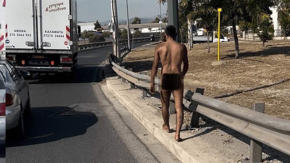 Έκανε γυμνός… βόλτα στον Κηφισό