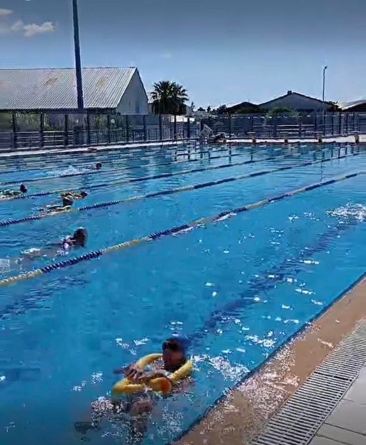 Κολυμβητήριο Νέας Μάκρης με μαθήματα aqua fitness