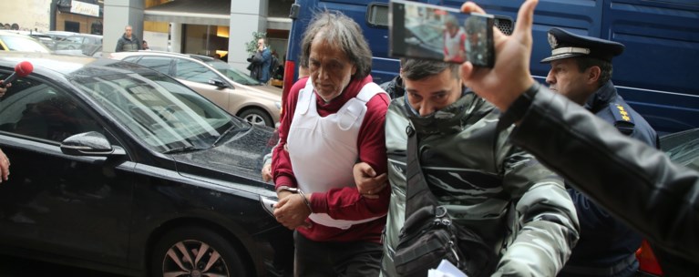 Στα δικαστήρια με αλεξίσφαιρο ο 71χρονος δολοφόνος της Γεωργίας στη Σαλαμίνα [εικόνες]