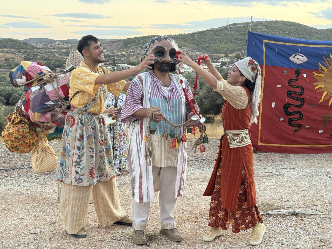Με μεγάλη επιτυχία πραγματοποιήθηκε η παράσταση «Πλούτος» του Αριστοφάνη στο Αρχαίο Θέατρο Θορικού