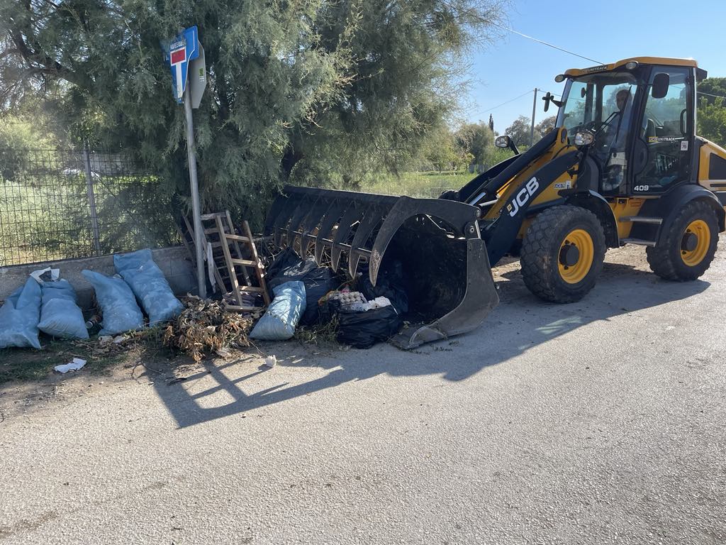 Εντατικές αποκομιδές κλαδιών & απορριμμάτων 27 Σεπτεμβρίου 2024 από την Υπηρεσία Καθαριότητας Δήμου Μαραθώνος