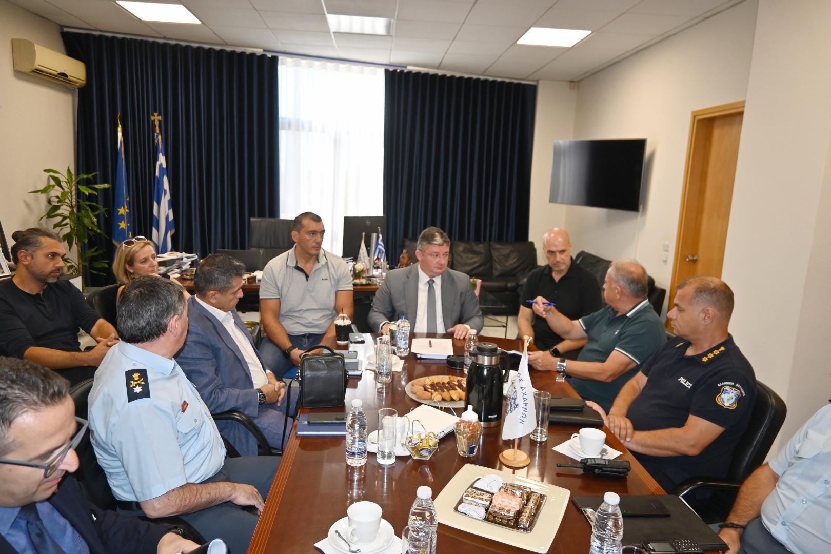 Ευρεία σύσκεψη στο Δημαρχείο Αχαρνών με τους επικεφαλής του αρχηγείου της ΕΛ.ΑΣ