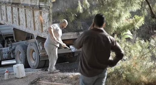 Οι εργασίες επισκευής του οδικού δικτύου του Δήμου Σαρωνικού συνεχίζονται