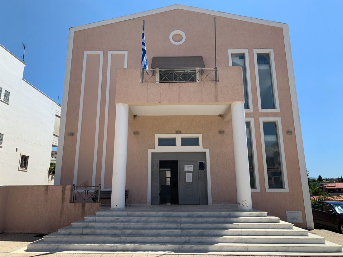 Οι Υπηρεσίες που στεγάζονται στο Δημοτικό Κατάστημα Γραμματικού,  δεν υποδέχονται κοινό
