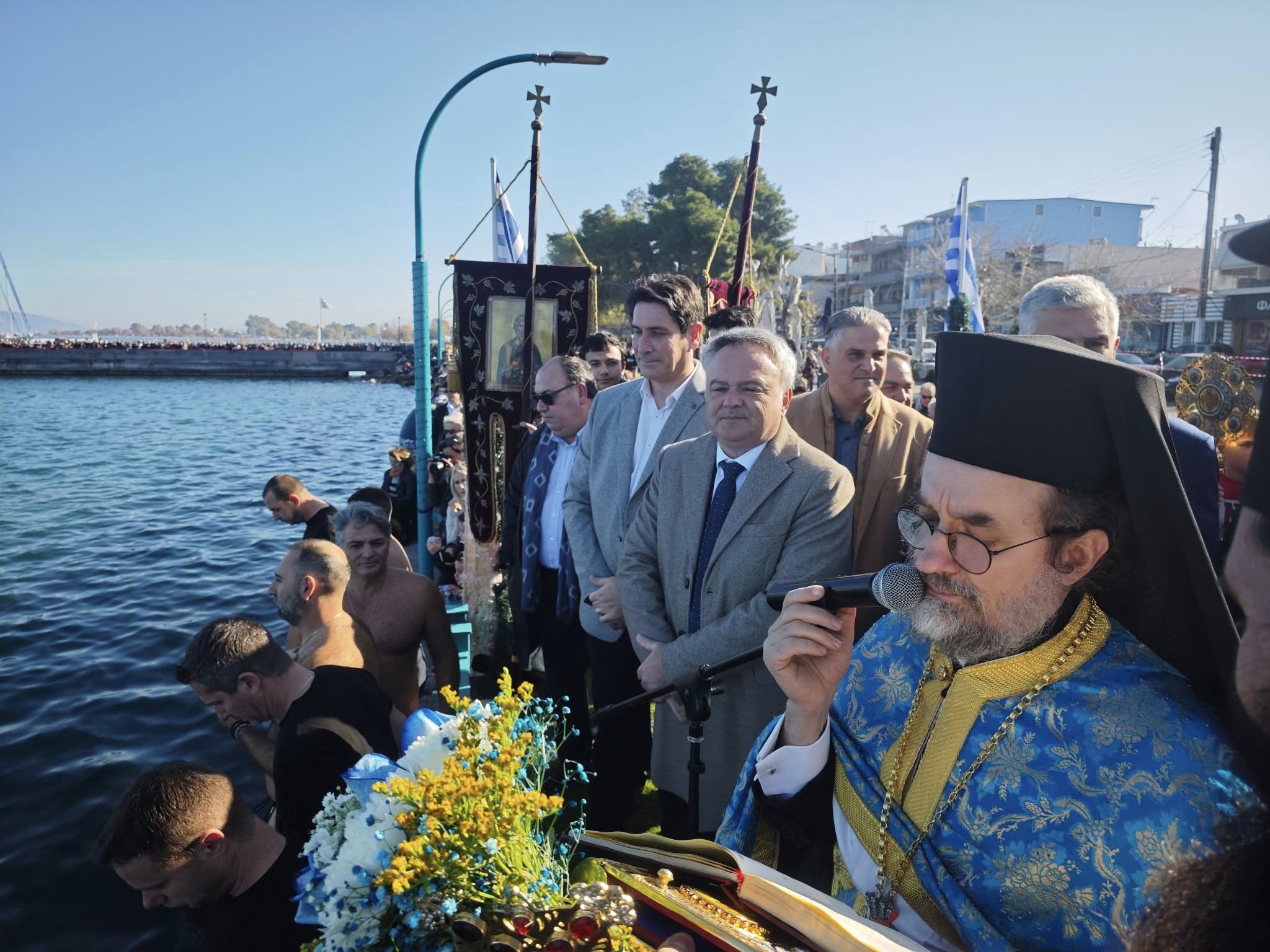 Με ιδιαίτερη λαμπρότητα εορτάστηκαν τα Άγια Θεοφάνια και ο Αγιασμός των Υδάτων σε όλες τις Δημοτικές Ενότητες του Δήμου Ωρωπού