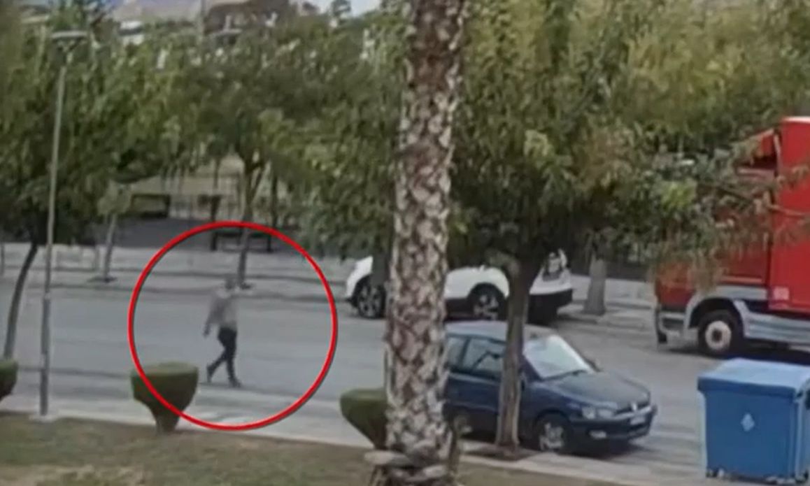 Βίντεο-ντοκουμέντο: Έτσι κλέβουν τις μπαταρίες των αυτοκινήτων στο Μενίδι
