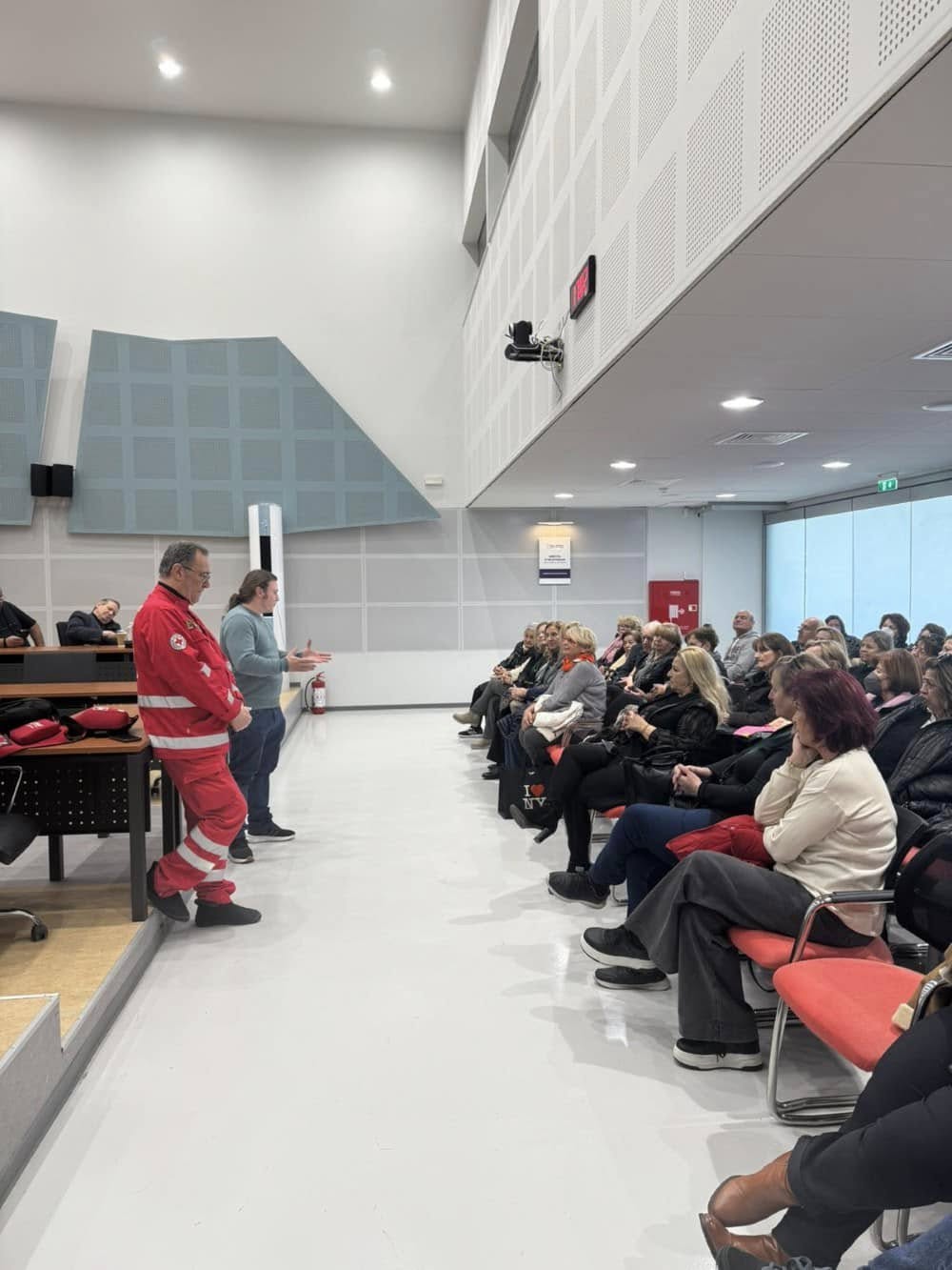Με μεγάλη συμμετοχή μελών του ΚΑΠΗ Γέρακα πραγματοποιήθηκε το εκπαιδευτικό πρόγραμμα με θέμα «Βασικές αρχές Α΄ βοηθειών και αντιμετώπισης επειγόντων περιστατικών»