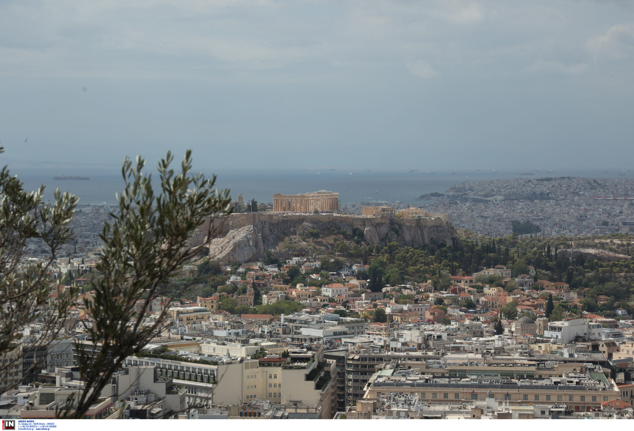 Καιρός: Ηλιοφάνεια με τοπικές νεφώσεις και ισχυρούς ανέμους – Αναλυτική πρόγνωση ανά περιοχή