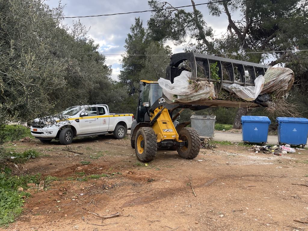 Εντατικές αποκομιδές κλαδιών 22 Φεβρουαρίου 2025 από την Υπηρεσία Καθαριότητας Δήμου Μαραθώνος