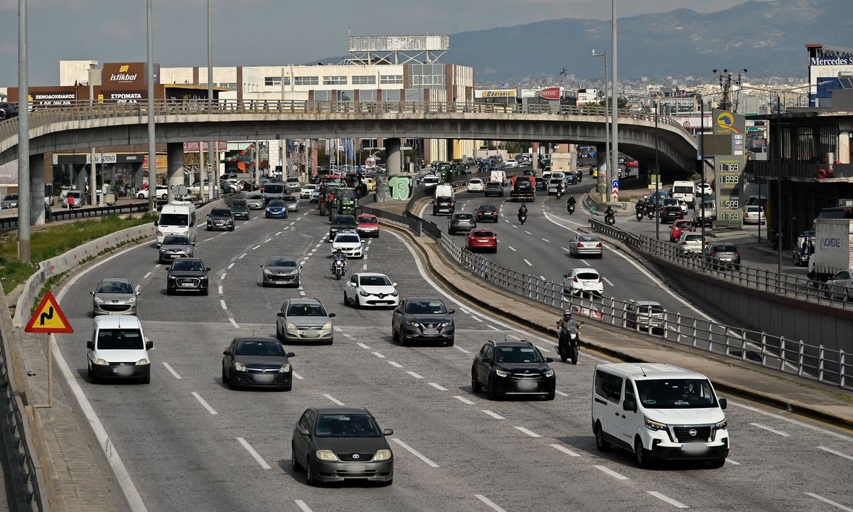 Κίνηση στους δρόμους: Στο «κόκκινο» Κηφισός, Κηφισίας και Μεσογείων