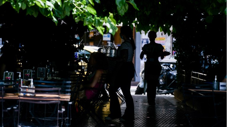 Κύκλωμα διαφθοράς στον δήμο Αθηναίων: "Νάνσυ μου, δεν γίνεται να δίνουμε 16.000 ευρώ και να μας κλείνουν δύο ημέρες"