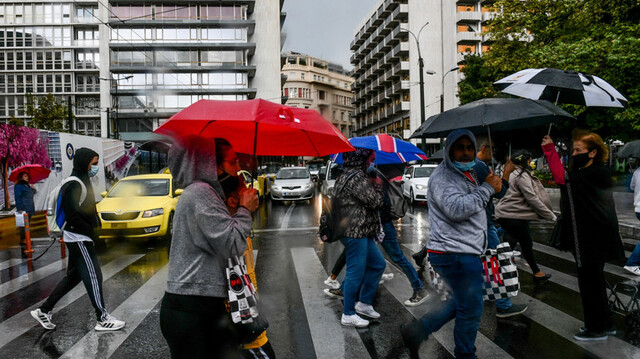 Καιρός: Ηλιοφάνεια με τοπικές βροχές σήμερα – Μέχρι 7 μποφόρ οι άνεμοι στο Αιγαίο